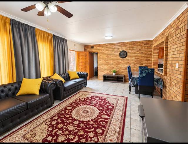2 BEDROOM TOWNHOUSE FOR SALE IN STRUBENVALE